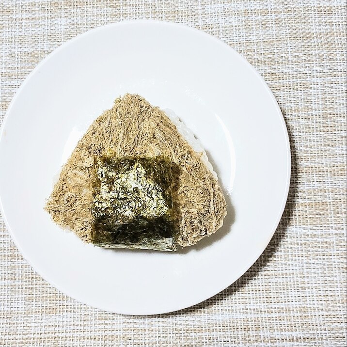 国産チーズ!クリームチーズおかかじゃこオニギリ
